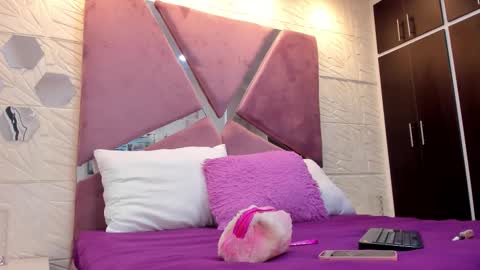 Charlotte Icee online show from October 6, 6:26 pm