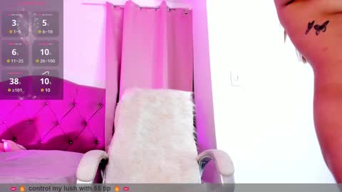Snapshot of charlotte_love09 chatting on February 8, 9:03 am Charlotte online show from February 8, 9:03 am