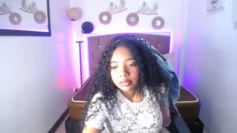 Snapshot of charlotte_walker1 chatting on March 10, 2:06 am charlotte_walker1 online show from March 10, 2:06 am