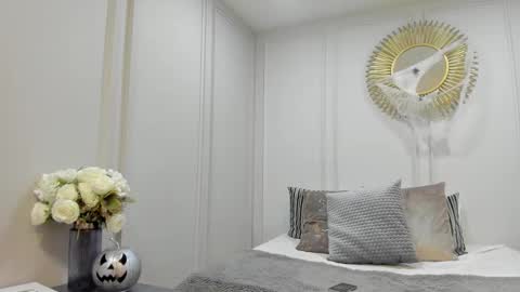 charlottebrownn_ online show from November 4, 1:51 am