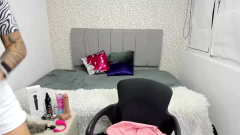 CHARLOTTE  online show from March 2, 3:02 am