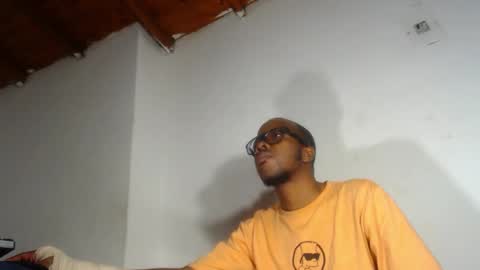 charly_vergonti_ online show from December 2, 1:26 am