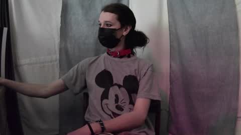 Snapshot of charlydestroyer chatting on October 1, 4:17 pm charly dest online show from October 1, 4:17 pm
