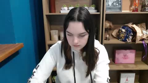 Julliette online show from December 1, 7:28 am