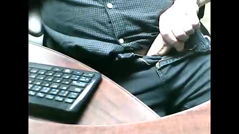 Snapshot of charmeur2672 chatting on October 17, 10:08 am charmeur2672 online show from October 17, 10:08 am