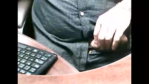 Snapshot of charmeur2672 chatting on October 20, 9:47 am charmeur2672 online show from October 20, 9:47 am