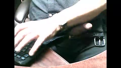Snapshot of charmeur2672 chatting on September 18, 11:03 am charmeur2672 online show from September 18, 11:03 am