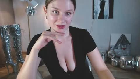 Michelle  online show from July 6, 4:20 am