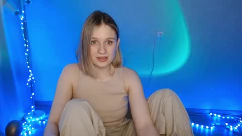 Snapshot of charming_beauty chatting on February 3, 6:13 am Michelle online show from February 3, 6:13 am