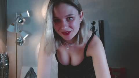 Michelle  online show from May 17, 3:05 am
