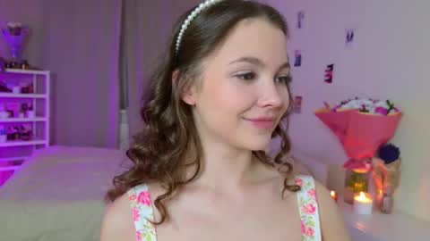 Snapshot of charming_bliss chatting on October 16, 3:44 pm Kaylee online show from October 16, 3:44 pm