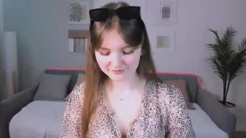 Im Eva online show from May 11, 2:45 pm