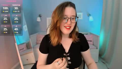 Snapshot of charmygrace chatting on October 4, 1:53 pm Grace online show from October 4, 1:53 pm