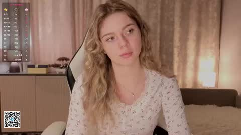 Emilia online show from June 24, 4:19 am