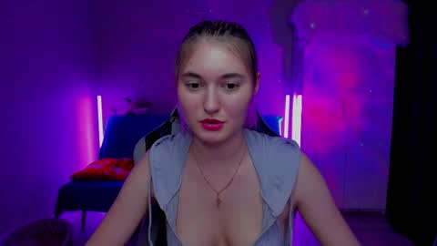 Snapshot of chatur_lady_ chatting on February 14, 4:09 pm Betty online show from February 14, 4:09 pm