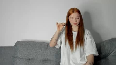 Snapshot of chaturrbaby chatting on February 11, 6:11 pm Em online show from February 11, 6:11 pm