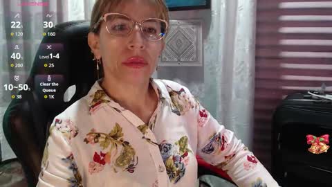 CHAYLA VICTORIA RUIZ  online show from February 9, 11:03 am