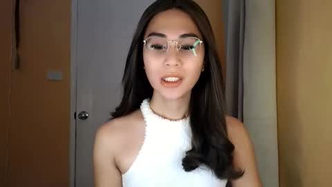 chelly4u69 online show from April 5, 2:30 am