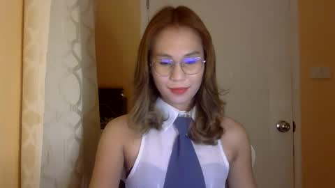 chelly4u69 online show from November 28, 4:31 am