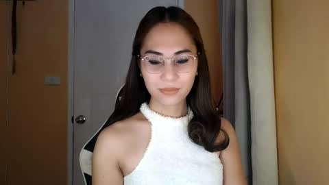 chelly4u69 online show from March 21, 2:50 am