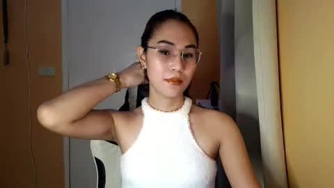 chelly4u69 online show from January 13, 4:42 am