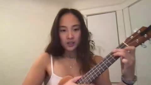 chellybear101 online show from January 19, 4:33 am