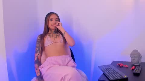 Snapshot of chelseadalea chatting on October 16, 11:36 pm Chelsea  online show from October 16, 11:36 pm