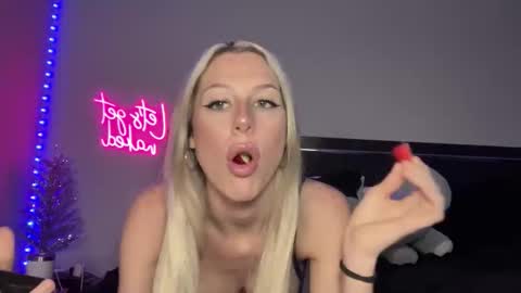 chelseapaige online show from January 16, 1:36 am