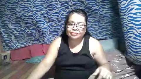 Snapshot of chenita_kits chatting on October 19, 2:33 pm chenita_kits online show from October 19, 2:33 pm