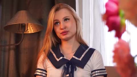 LorenLinda online show from September 27, 3:37 am