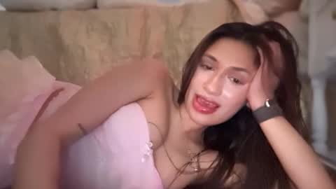 Snapshot of cherliecarmen chatting on October 5, 11:01 pm cherliecarmen online show from October 5, 11:01 pm