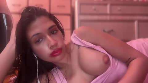 Snapshot of cherliecarmen chatting on February 17, 8:27 pm cherliecarmen online show from February 17, 8:27 pm
