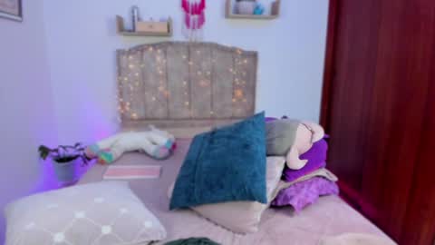 Snapshot of cherries_and_wine_ chatting on December 14, 8:40 pm cherries_and_wine_ online show from December 14, 8:40 pm