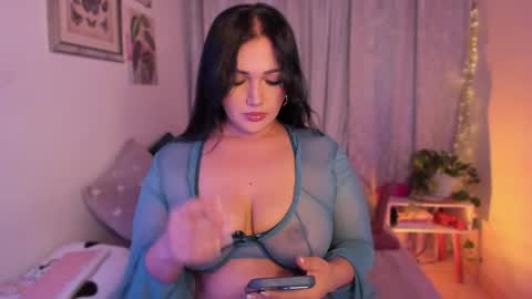 Snapshot of cherries_and_wine_ chatting on September 14, 4:04 am cherries_and_wine_ online show from September 14, 4:04 am