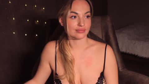 Snapshot of cherry_bomb19 chatting on December 7, 2:52 pm CherryBomb online show from December 7, 2:52 pm