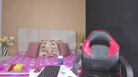 Cherry Mew and jean online show from November 13, 3:04 pm