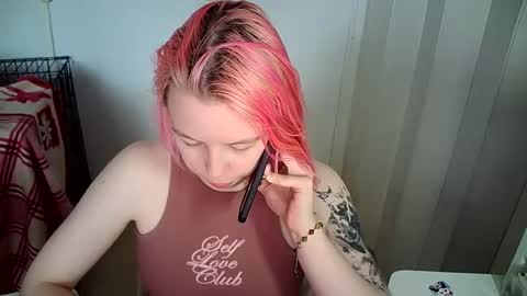 cherrybaby_0 online show from April 18, 7:21 am