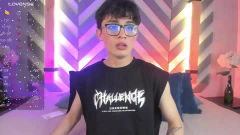 Snapshot of cherryy_boy chatting on February 21, 10:48 pm Matias online show from February 21, 10:48 pm