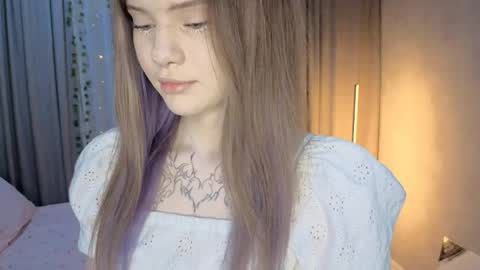 aroline online show from April 15, 2:20 pm