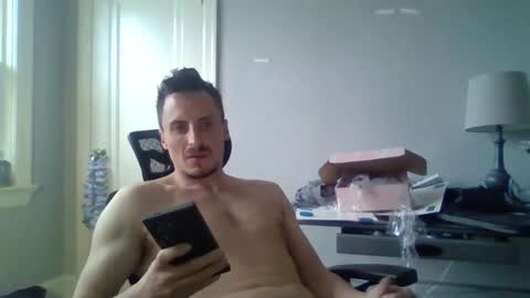 Chillsfguy online show from December 6, 8:45 pm