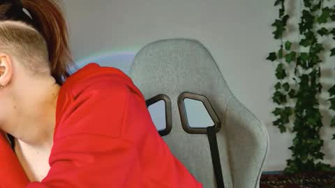 Bella online show from March 18, 9:15 am