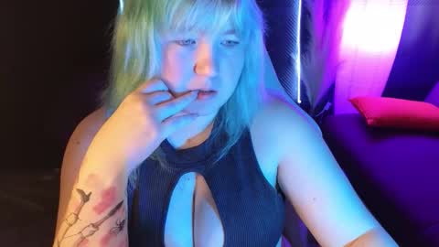 Snapshot of chimberwol chatting on October 15, 2:04 am Chim-Chim online show from October 15, 2:04 am