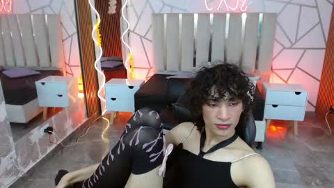 chipi_tay online show from October 3, 5:10 pm