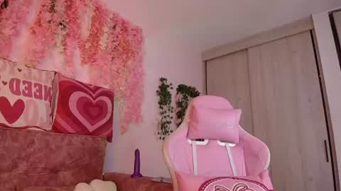 chloe__moon_ online show from June 20, 6:08 am