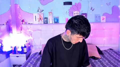 Chloe And Austin online show from January 7, 7:10 am