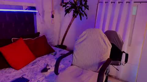 Chloe online show from July 29, 8:53 pm
