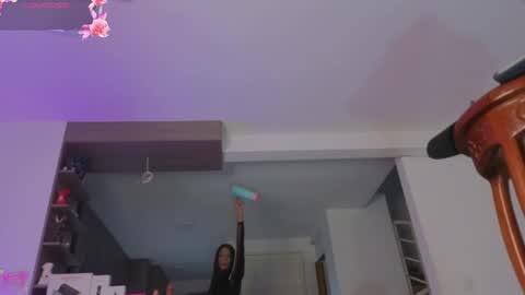 chloe_cooperr online show from May 16, 10:52 pm