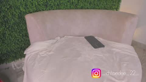 Snapshot of chloe_dee_ chatting on September 25, 12:56 pm Chloe online show from September 25, 12:56 pm