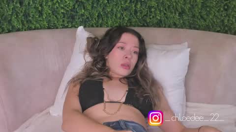 Snapshot of chloe_dee_ chatting on October 13, 1:13 pm Chloe online show from October 13, 1:13 pm