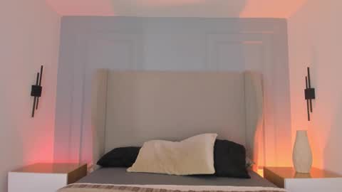 Chloe online show from March 6, 12:15 pm